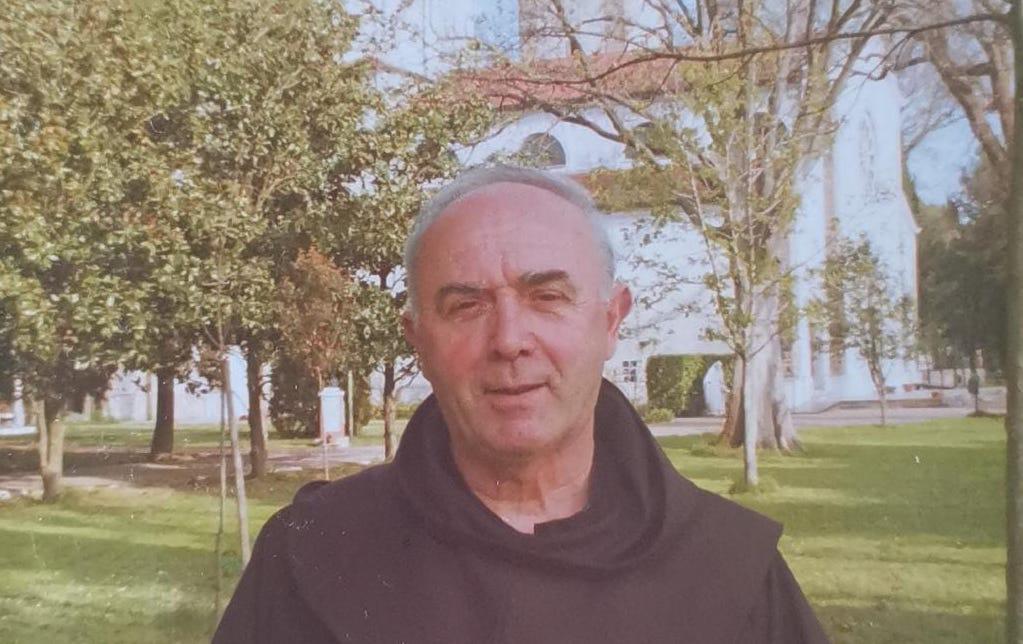 Copertina per Addio a fra Fulgenzio, per 35 anni traghettatore tra Grado e Barbana
